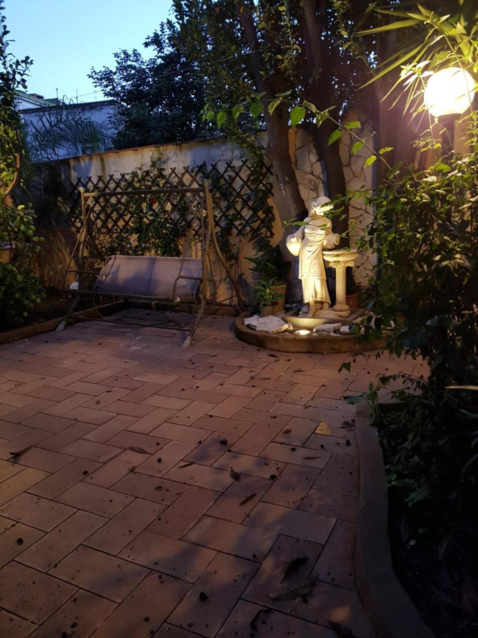 לינה וארוחת בוקר נאפולי Il Giardino Di Daphne מראה חיצוני תמונה