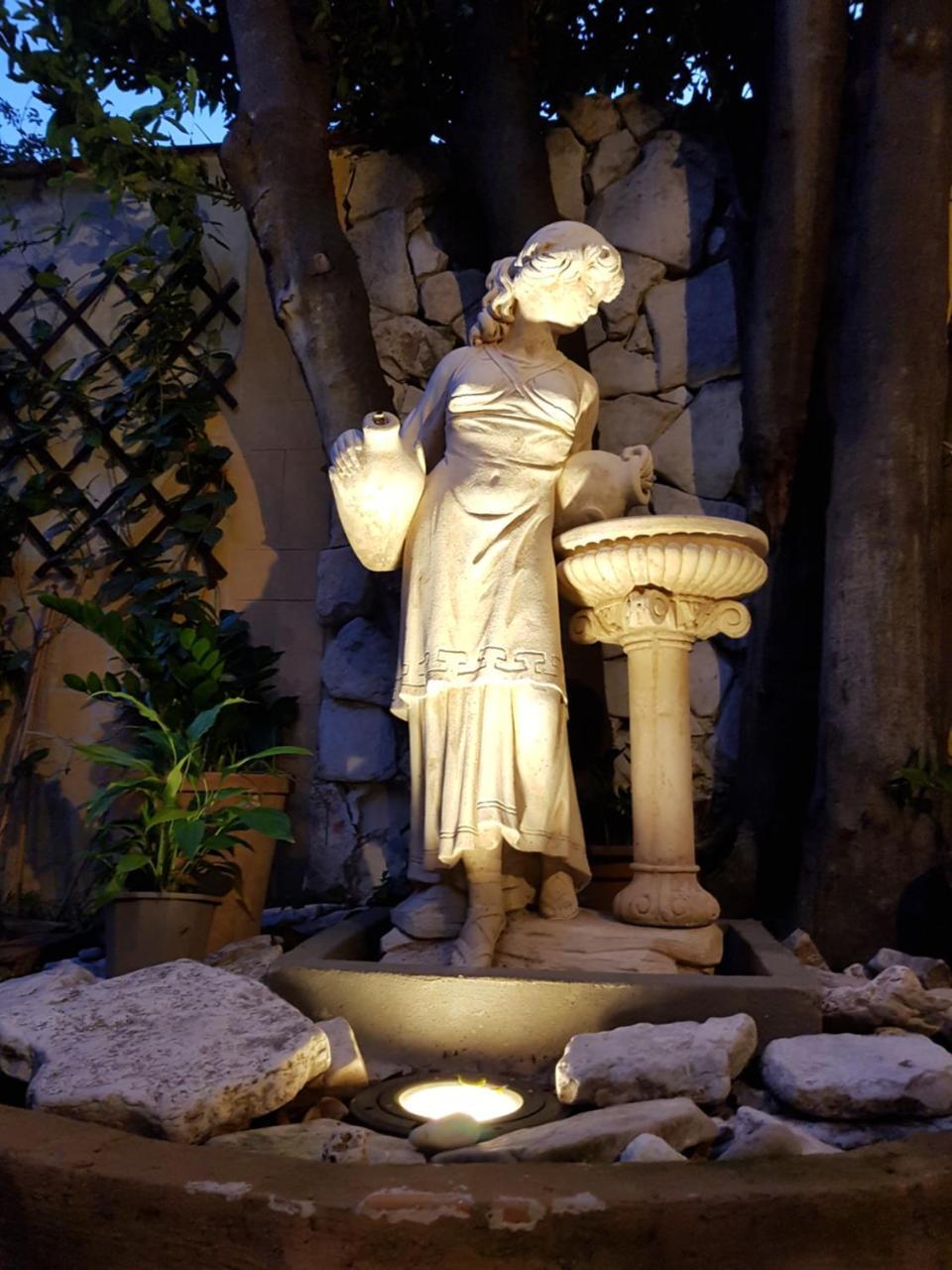 לינה וארוחת בוקר נאפולי Il Giardino Di Daphne מראה חיצוני תמונה
