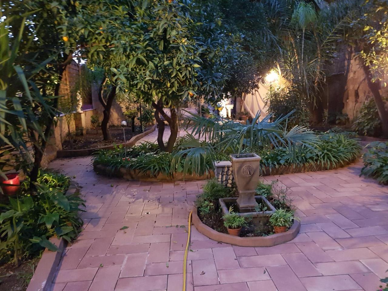 לינה וארוחת בוקר נאפולי Il Giardino Di Daphne מראה חיצוני תמונה